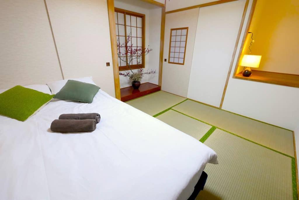 マスク配布ありa5 新宿10分 10人宿泊可能 出張在宅勤務に最適!!宿泊型テレワークスペース!!Wifi完備 回線安定してます!!長期宿泊受付中 Tokio Zewnętrze zdjęcie